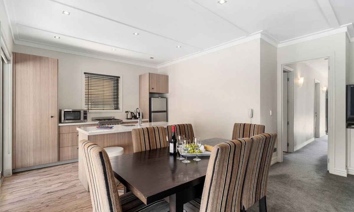 Cardrona Cottage | Cardrona Haven - Resort spa & swimming pool!