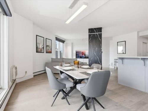 Downtown Edmonton Apartment | Central & Secure Downtown YEG Condo w UG Parking