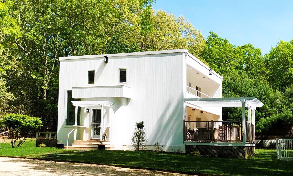 Noyack House | Hamptons House - 4 Bedroom House + 4 Bedroom Cottage with pool