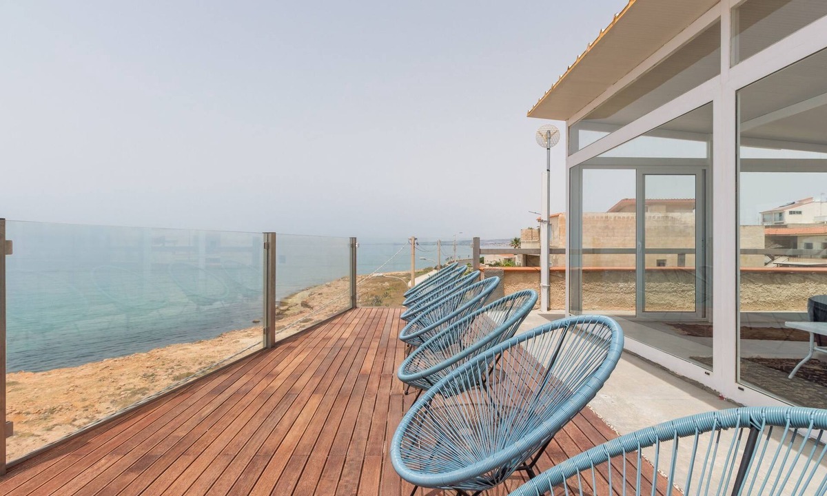 Cava dʼAliga House | Poseidon, Villa am Meer mit Panoramaterrasse by Interhome