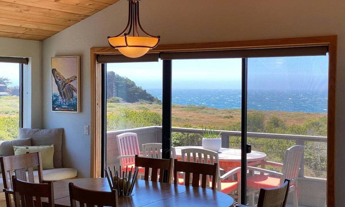 Sea Ranch House | Tranquility Base – Modern Home with Fireplace