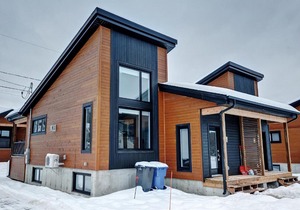 19 Chemin des Cascades in Stoneham