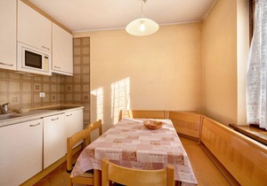 Apartment 'Chalet Meridiana Appartamento 3' with Mountain View and Wi-Fi in Livigno