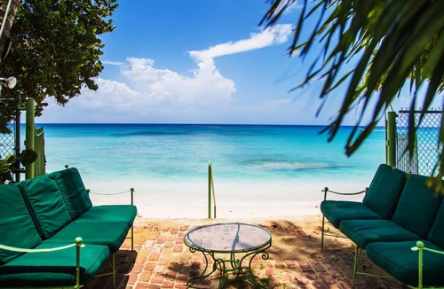Little Battaleys Villa | Beachfront Bliss Getaway - Nelson Gay (5 bed)