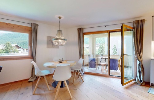 Sils-Maria Apartment | Beautiful, stylishly furnished 2-room flat on the 1st floor, in a quiet and cent