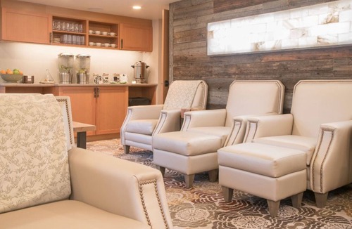 Banff Condo | Central room in the Rockies | Rooftop Hot Pools
