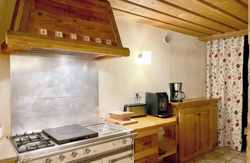Les Gets Ski Chalet | Chalet typical Savoyard farmhouse in the countryside, family holidays and friends