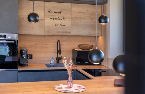 Tirolo Apartment | Holiday Apartment 'Levita Living Freiheit' with Mountain View and Private Terrace
