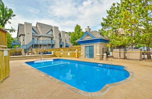 Craigleith Condo | Inviting North Creek Condo | Pool, Hot Tub, Tennis