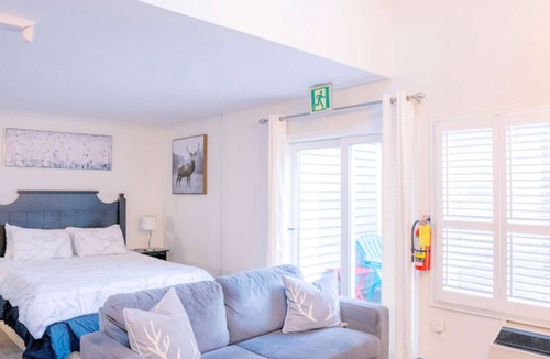 Craigleith Condo | Loft with a View of Blue - Wifi, Linens/Towels Included