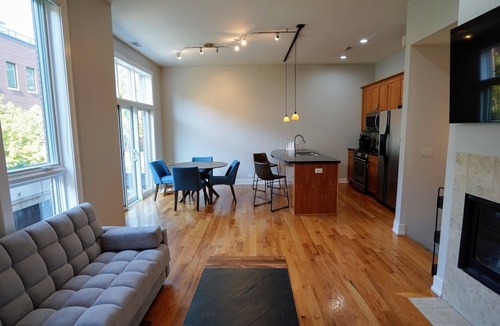 Southeast Omaha House | Modern 2 bedroom Townhouse, Great for CWS. Ideal Location