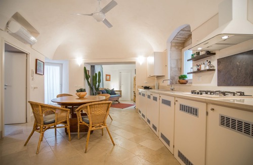 Casa Papa Apartment | Palazzo degli Olivi - Arches and Balconies - in the monumental area of Modica