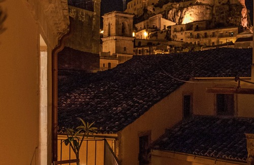 Casa Papa Apartment | Palazzo degli Olivi - Arches and Balconies - in the monumental area of Modica