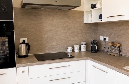 Trappitello Apartment | Relaxation, comfort, and nature, with on-site parking and a terrace, just 5 minutes from the beach.