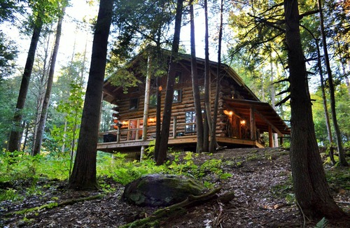 Centerville Cabin | Secluded Cabin in the Woods of Pennsylvania