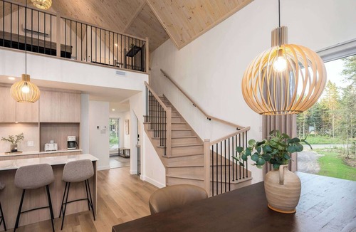 Shannon Ski Chalet | Spa & Pool Table, Shared pool | Chalet Le Taiga