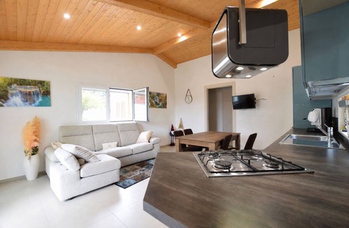 Chiaramonte Gulfi Villa | Villa in Chiaramonte Gulfi with 2 bedrooms sleeps 5