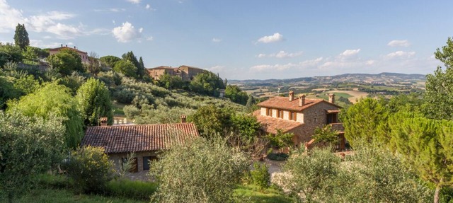 10 minutes walk from Todi center, with pool in Todi
