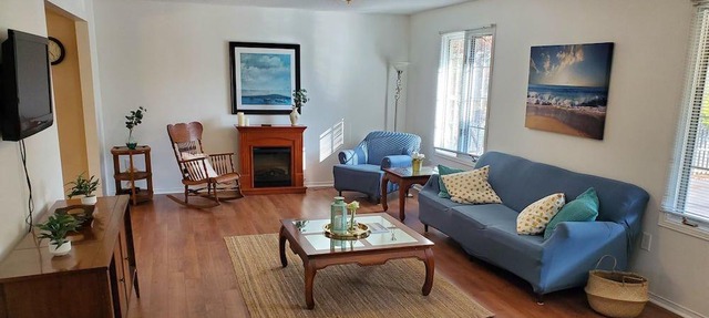 100 m to Bluewater beach and boardwalk. Entire Cottage for the whole family! in Tiny