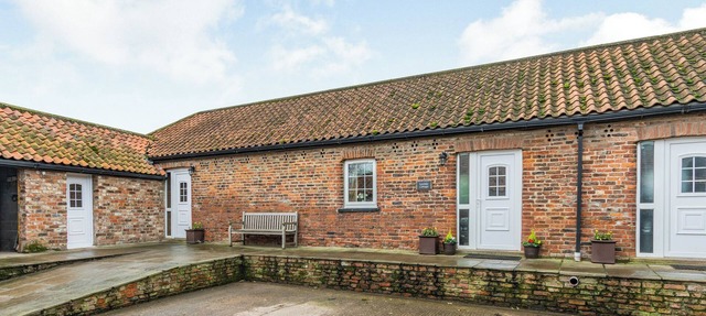 2 bedroom accommodation in Saltmarshe, near Howden in Goole