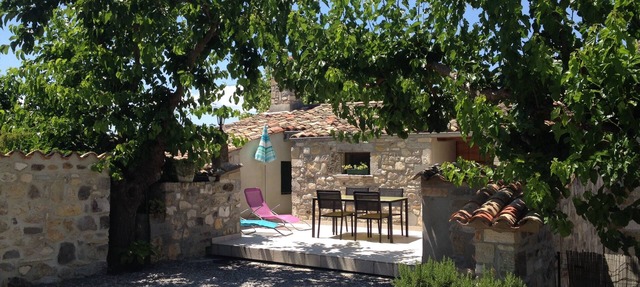 3 stars COTTAGE HOUSE IN STONE VALLEY MIDDLE PT ARC in Lagorce in Lagorce