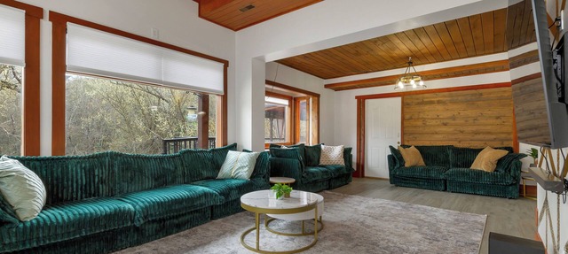.50 Acre Property - Spacious Living with Wood Accents - Sleeps up to 20 in Vernon