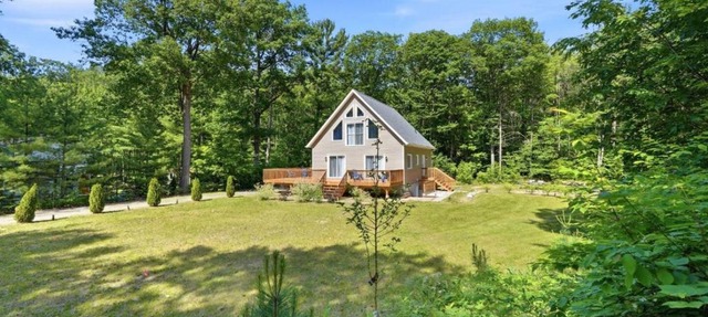A Frame cottage 1 min from Beach BBQ and Firepit in Tiny