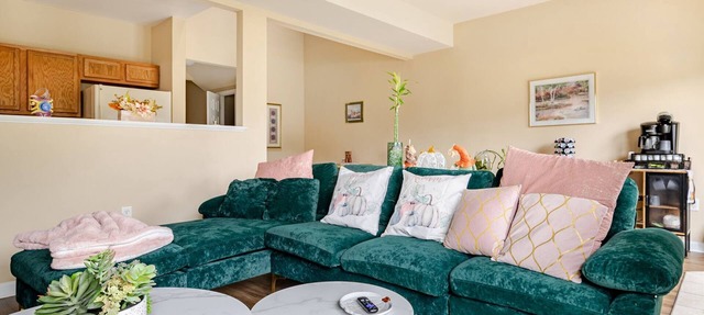 A thoughtfully designed 3-bedroom, 2.5-bath townhome tailored for travelers. in Chambersburg