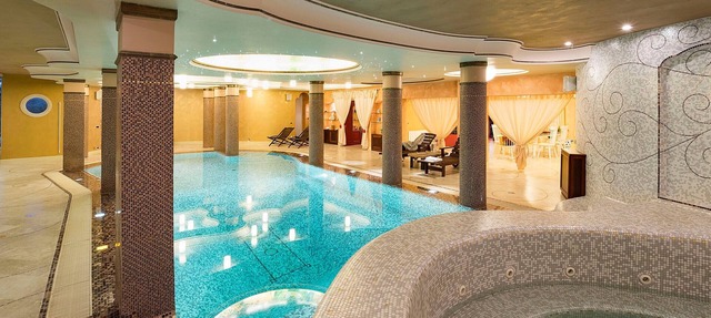 AMORE RENTALS - Villa Chiara with Internal Heated Pool in Donnalucata