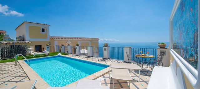 Ancient villa with fantastic sea view and swimming pool just a few minutes from Positano in PRAIANO