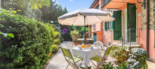 Appartamento Bellavista with Panoramic View over Versilia, Seravezza, Italy in Seravezza