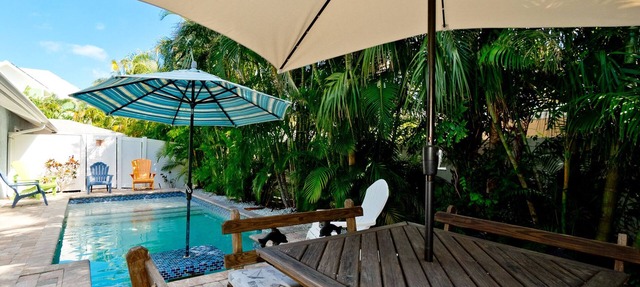 Beach Days, Poolside Nights & Island Memories in Holmes Beach