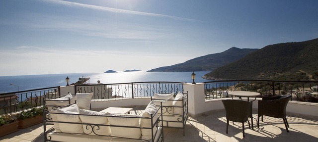 Beautifully-located Large 2 bed, sea view garden apartment with shared lge pools in Kalkan