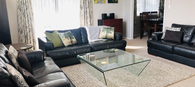 Beech Tree Cottage - comfortable, warm and stylish Taupo base, free wifi! in Taupo Central