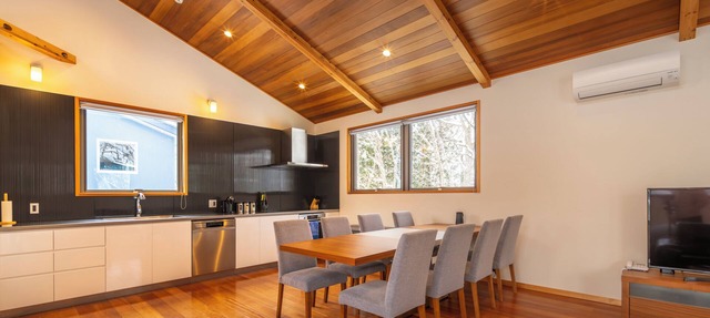 Bluebird Chalets in Hakuba