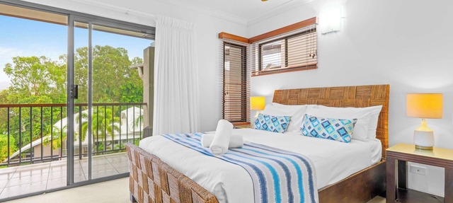 Bluewater Haven - Sweeping Lagoon Views with Pool in Trinity Beach
