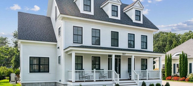 Brand New Luxury Modern Farmhouse in Downtown Ogunquit - Walk to Beach! in Ogunquit