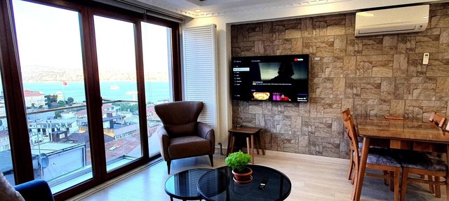 Breathtaking Bosphorus View Apartment in Cihangir in Istanbul