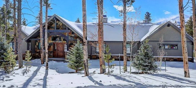 Breck Escape: Luxury Highlands Home, Hot Tub & Steam Shower, Sleeps 12. in Breckenridge