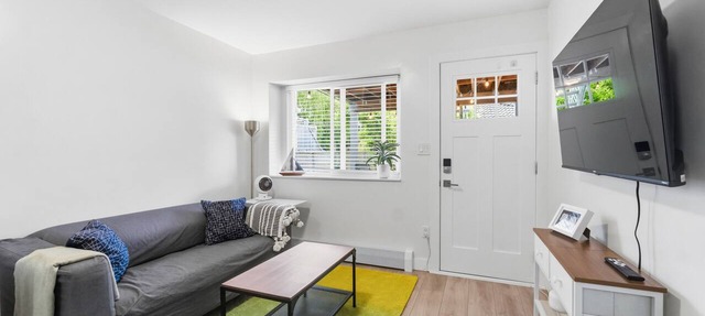 Bright 2-Bed Garden Suite, Walk to Main Street in Vancouver