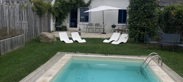 Bright, comfortable villa - private heated pool 300m from the beach in Porspoder