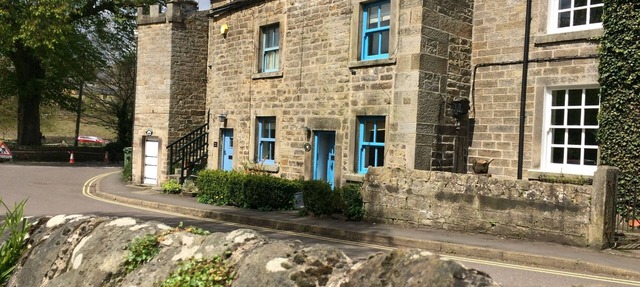 Brook cottage in Baslow next to Chatsworth Park in Baslow