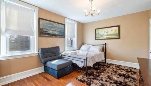 Candlelight Chamber - Private Room with Shared Space in Chester
