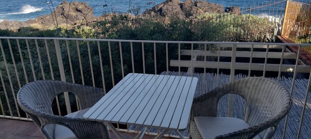 Casa Pozzillo: two rooms with splendid sea right in front of the house! in Acireale