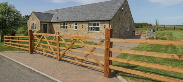 Charming Rede River Cottage Retreat in Hexham