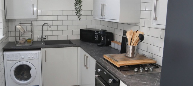 Cheerful and Cosy 4 bedroom House in Sheffield