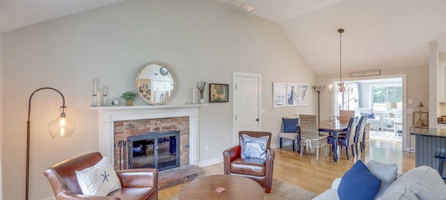 Coastal Cape Cod 3 bedroom close to the beach, bike path & ponds! in Brewster