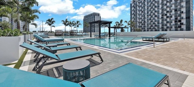 Comfortable Studio suites in downtown Doral. in Doral