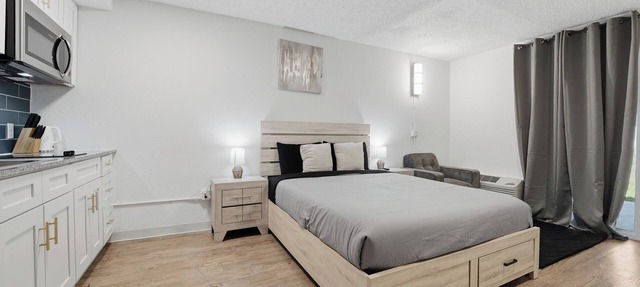 Comfortable studio with updated amenities in Austin