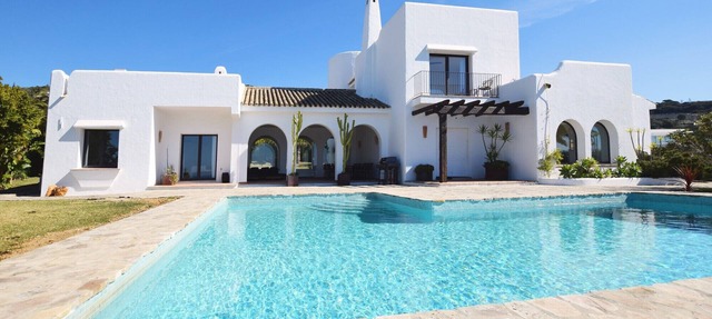 Comfortable villa in Cala de los Alemanes, Mediterranean style. in Tarifa